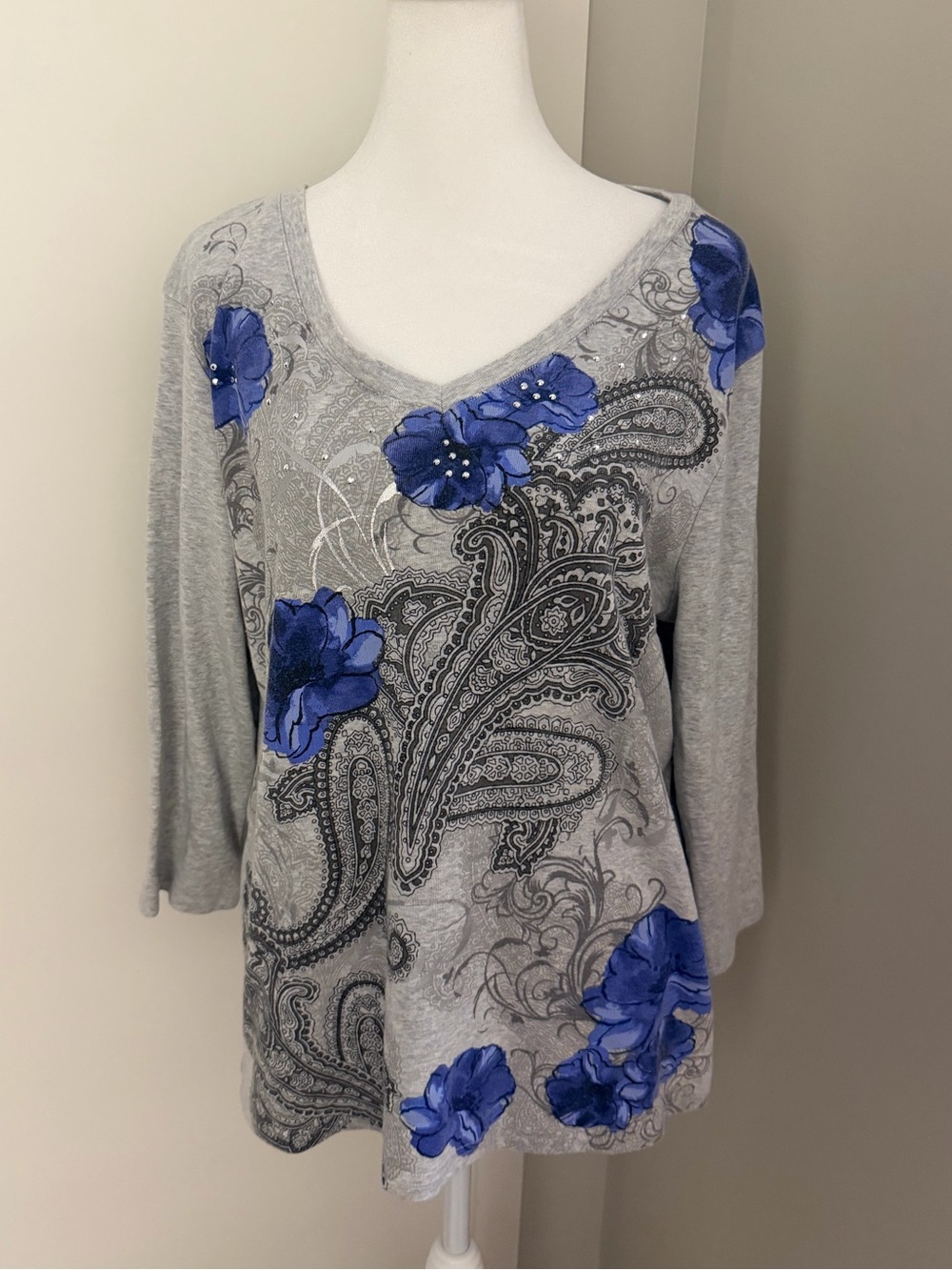 Karen Scott Gray Paisley Bedazzled V-Neck 3/4 Top with Blue Floral Accents
